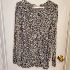 Long sleeve knit top